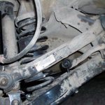 причины стуков передней подвески на мелких кочках