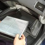 Установка салонного фильтра на автомобиль. Замена фильтра салона своими руками.